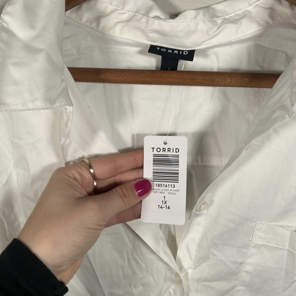 NWT Torrid Madison  Poplin Button Down Blouse 1X - Picture 5 of 5